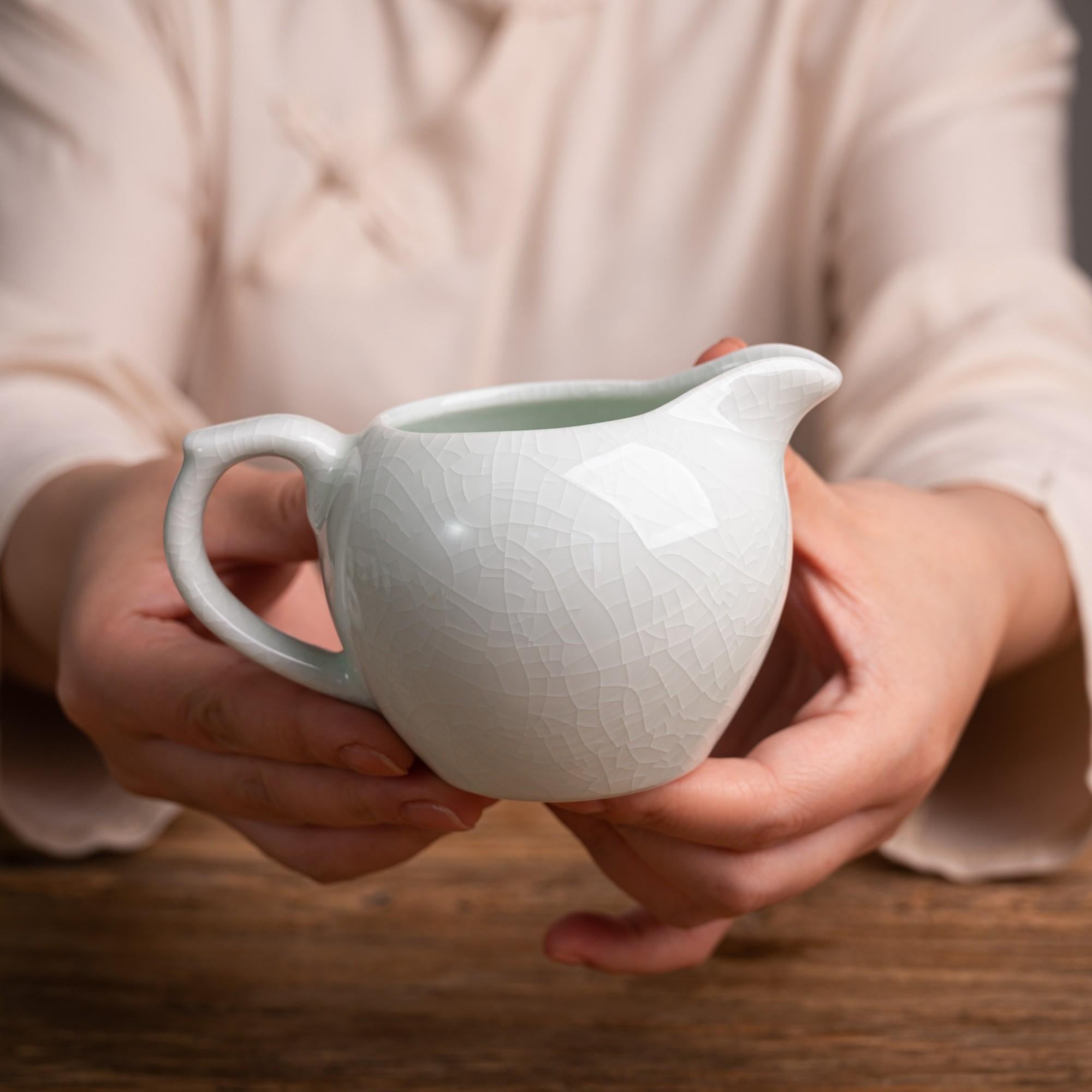 Ceramic cup that enhances the flavor and aroma of your tea.