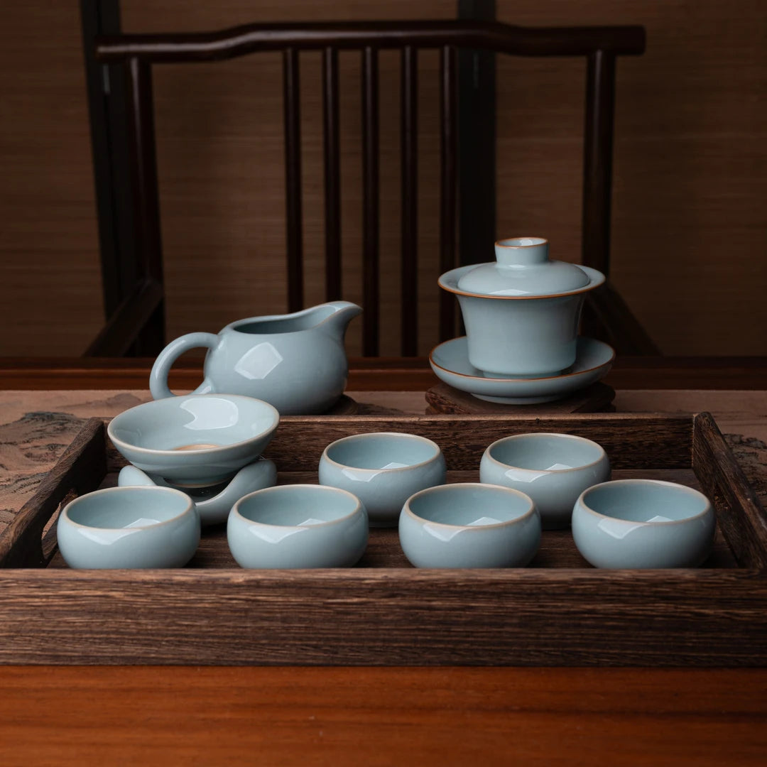Everything you need: complete porcelain tea set for beginners and experts.