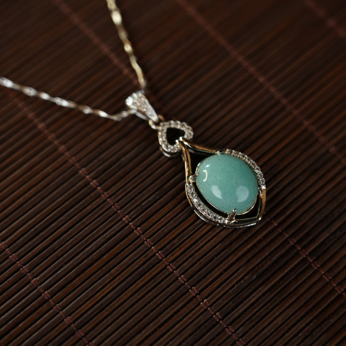 Light blue Necklaces 101751