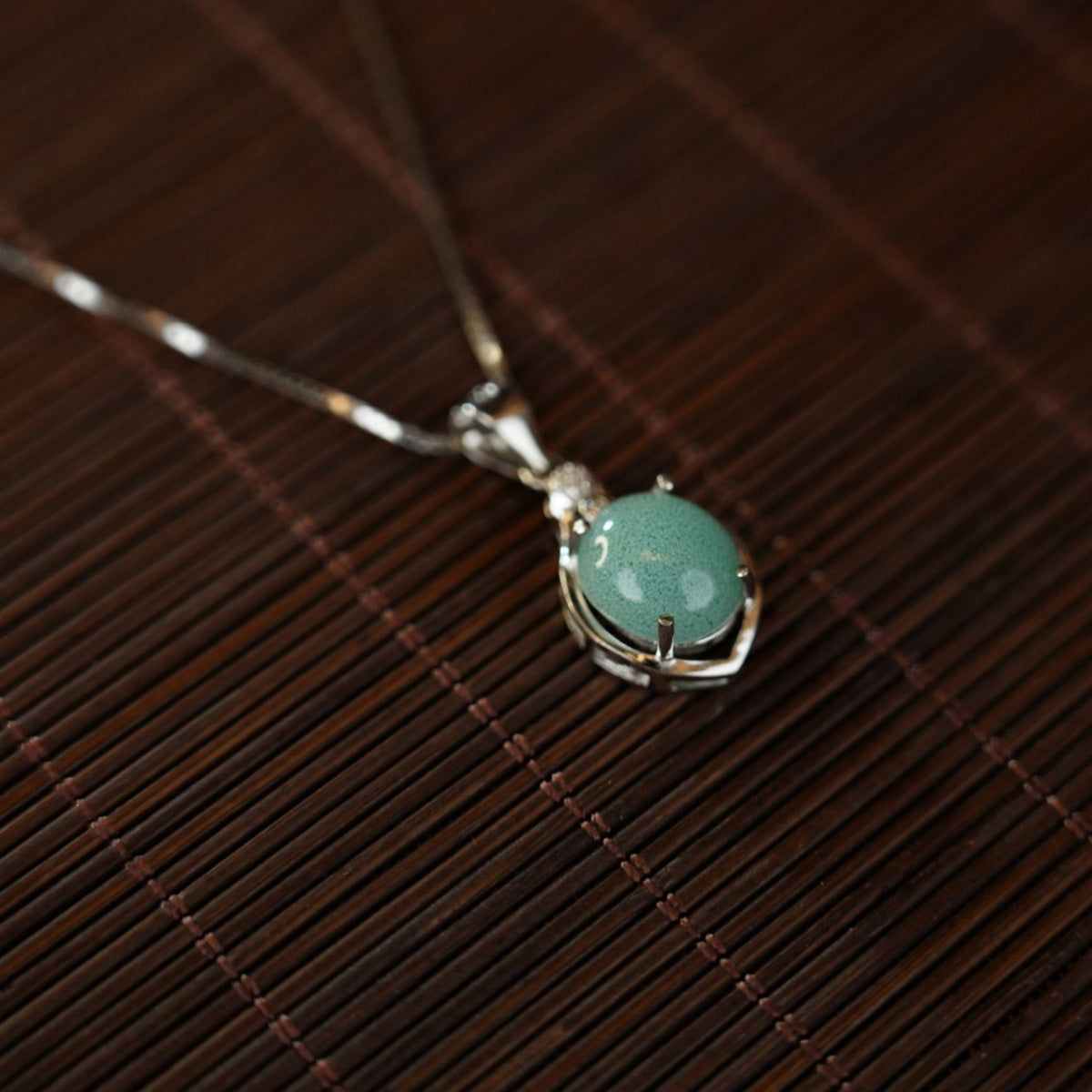 Light blue Necklaces 101753