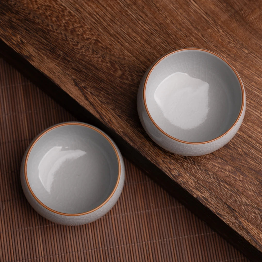 Wide cup for enjoying the aroma of high mountain oolong