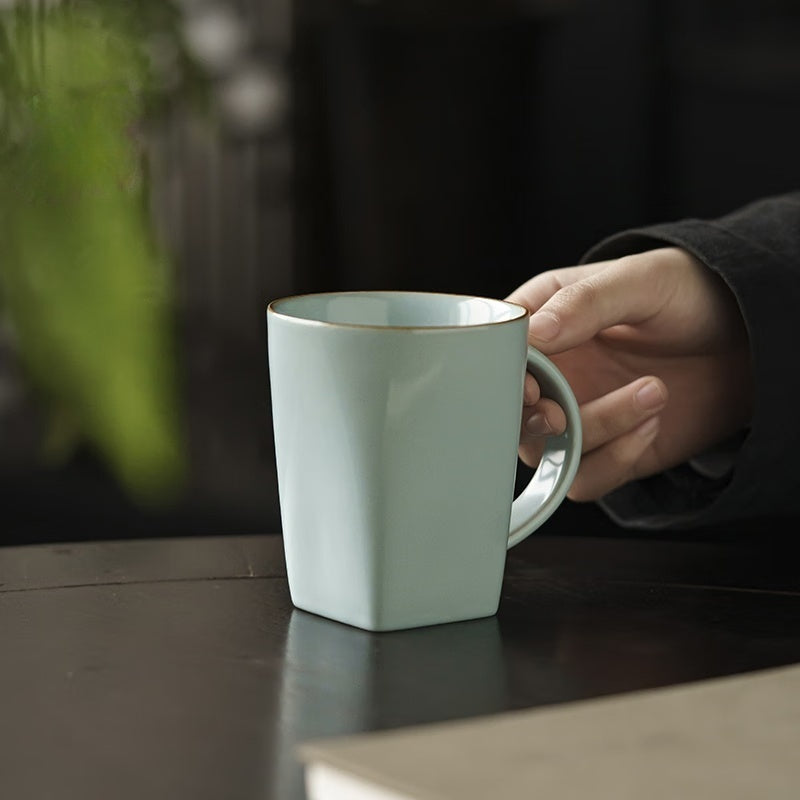 Office tea cup for workday breaks