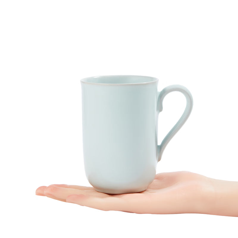 Minimalist tea cup for simple living