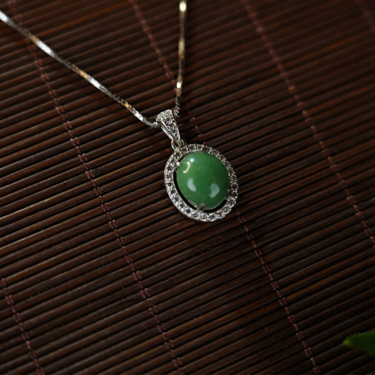 Green Necklaces 101745