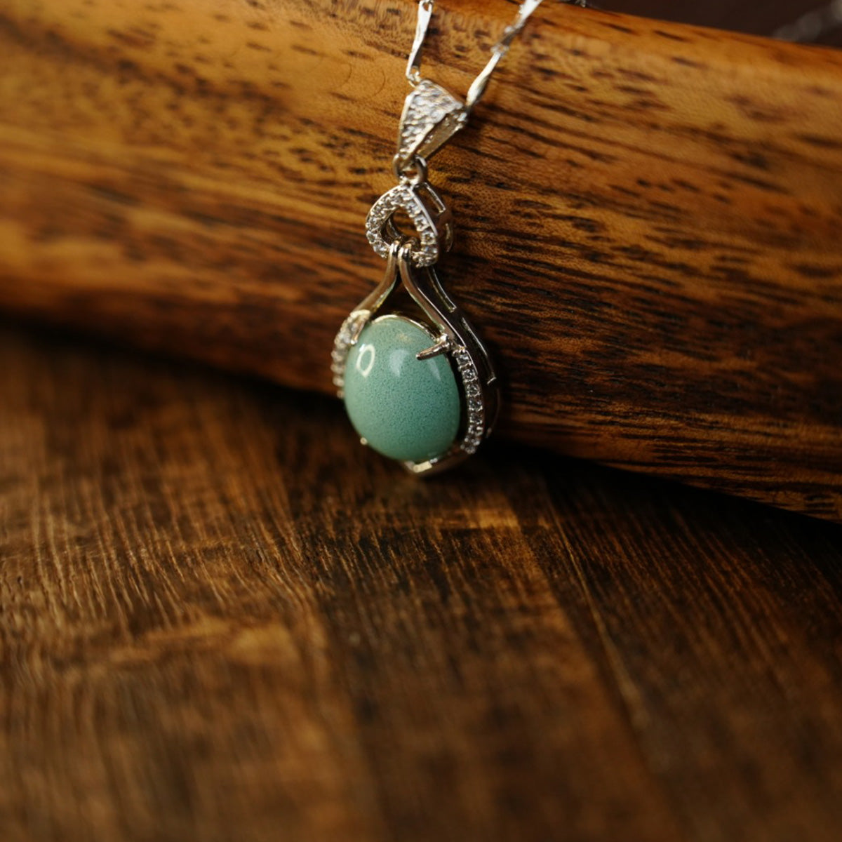 Light blue Necklaces 101751