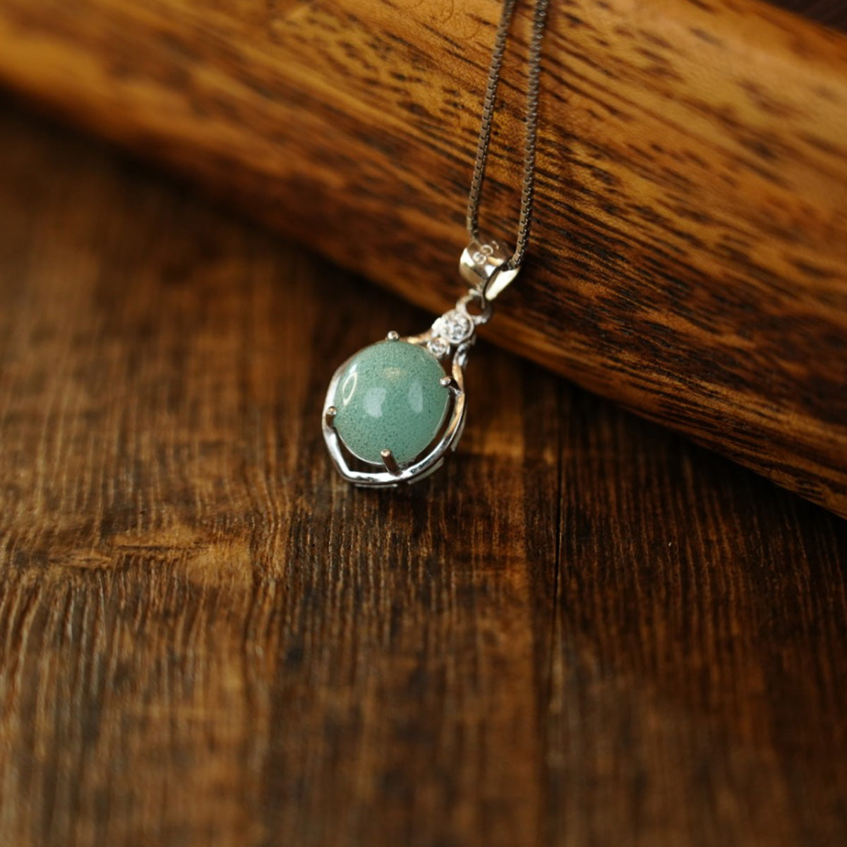 Light blue Necklaces 101753