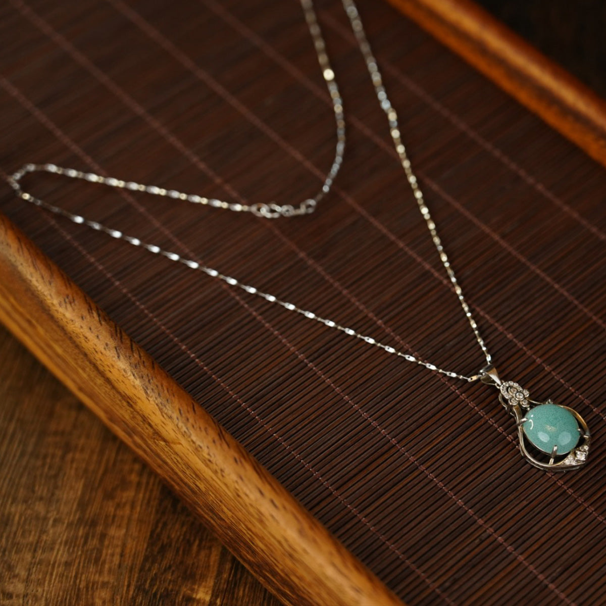 Light blue Necklaces 101759