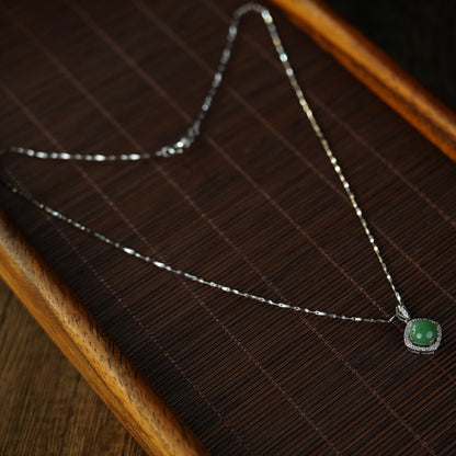 Green Necklaces 101760