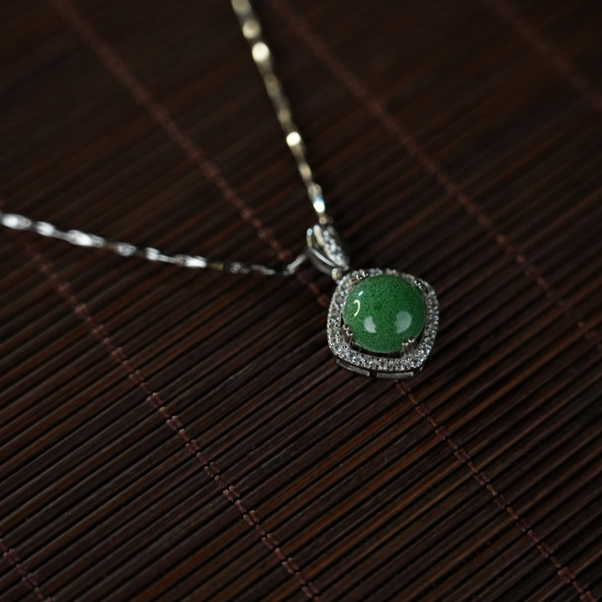 Green Necklaces 101760