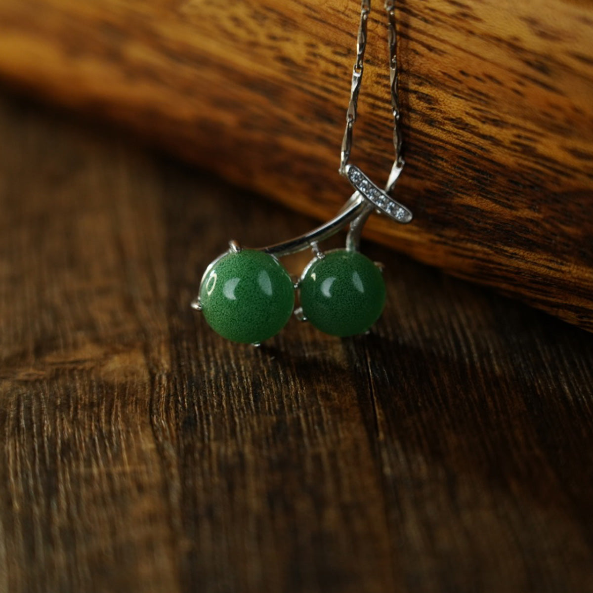 Green Necklaces 101763